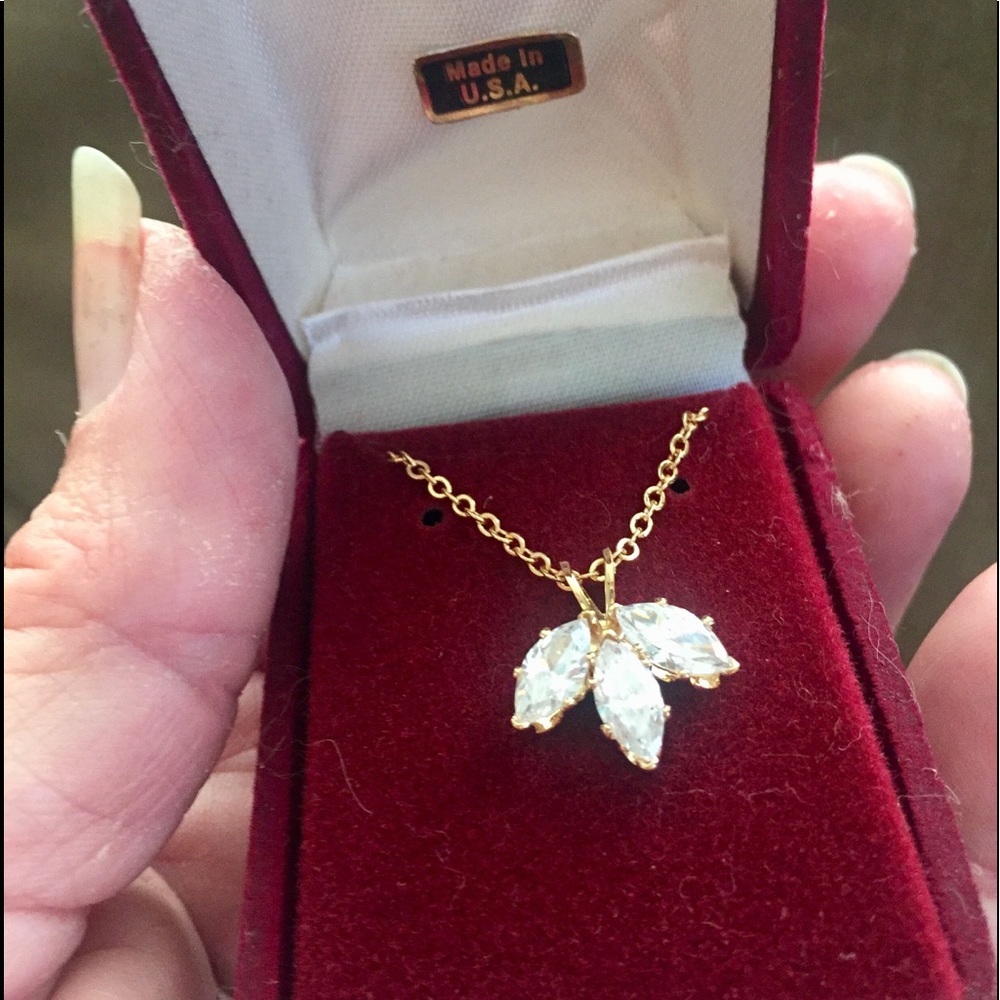 Beautiful Zirconium Leaf Pendant 14K gold filled.